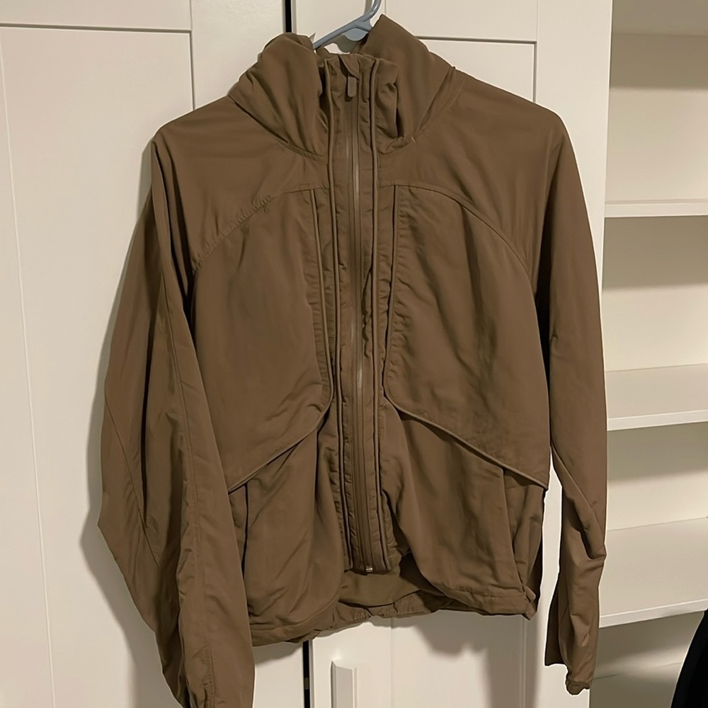 Like new Lululemon Always Effortless Jacket in frontier size 8